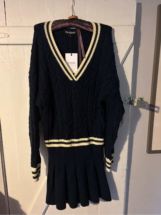 En Saison Dresses & Skirts - En Saison Navy V-Neck Cable Sweater with Cream & Dark Green Trim